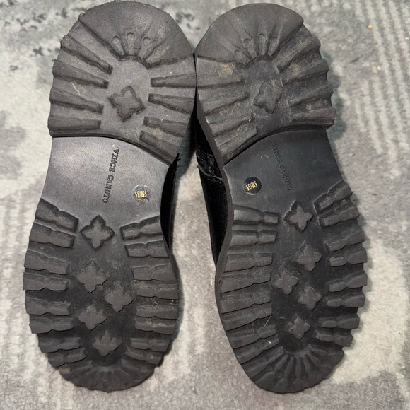 Vince Camuto Women's Mindinta Black Chain Trim Lug Bottom Combat Boot - Picture 8 of 8